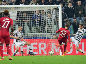 Thomas Müller sendte Bayern i ledelsen like før pause.