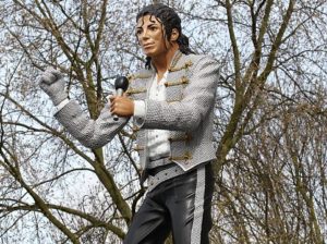 Denne statuen var det altså som holdt Fulham i Premier League.