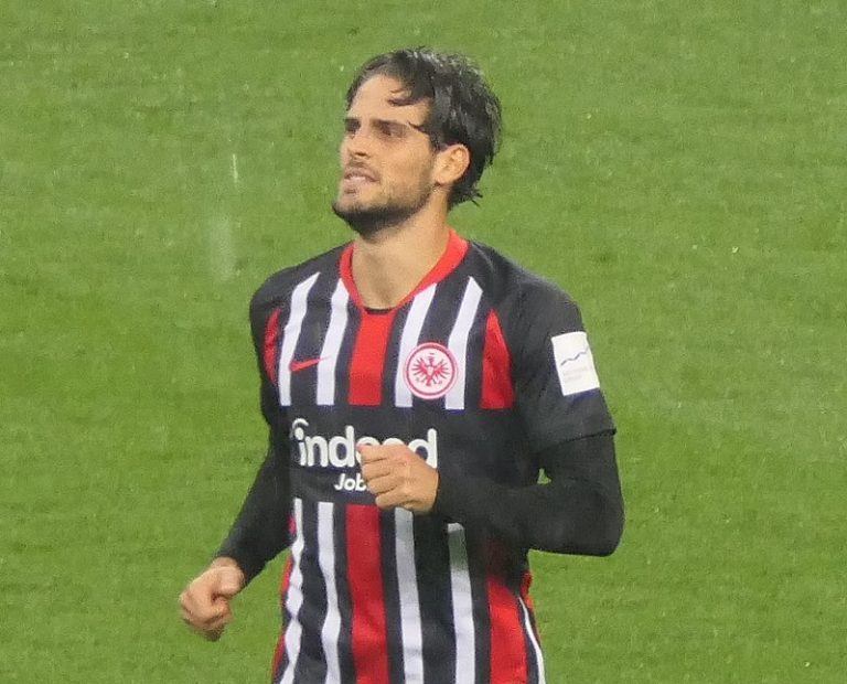 Frankfurt straffet Leverkusens sjansesløseri Frankfurt straffet Leverkusens sjansesløseri