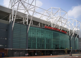 Sponset innlegg: Dette bør du tenke på når du skal ut på fotballreise Glazer-familien vil ikke delta i Denis Laws begravelse, akkurat som ved Sir Bobby Charltons.