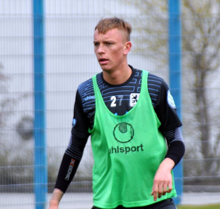Dortmund signerer Marius Wolf