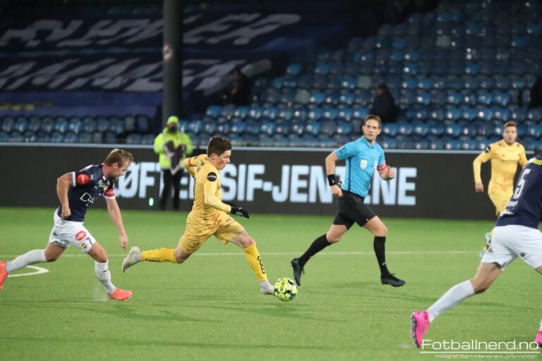 Rune Bratseth: -VAR gjør fotballen mer rettferdig Rune Bratseth: -VAR gjør fotballen mer rettferdig