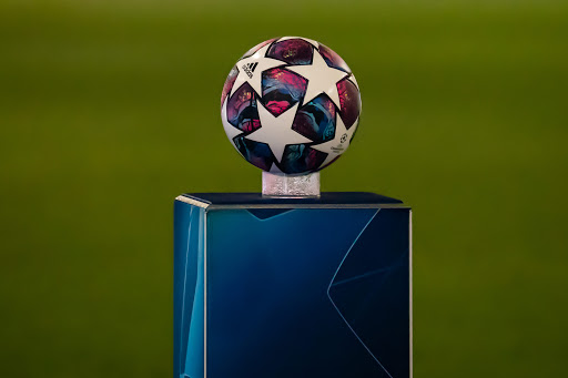 Fotball-verden raser: – Created by the poor, stolen by the rich Fotball-verden raser: – Created by the poor, stolen by the rich
