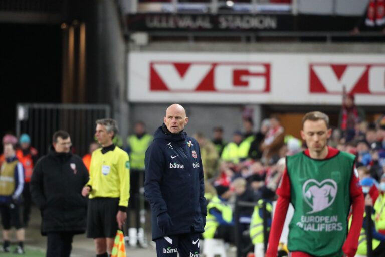 Ståle Solbakken etter poengdelingen mot Latvia: – Jeg vurderte å ta grep før pause