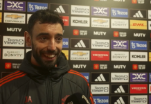 Bruno Fernandes i opphetet diskusjon under kampen mot Everton.