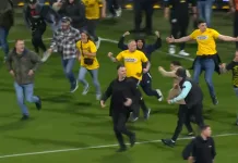 Feiret opprykk: Stadionspeaker med kjempeblemme