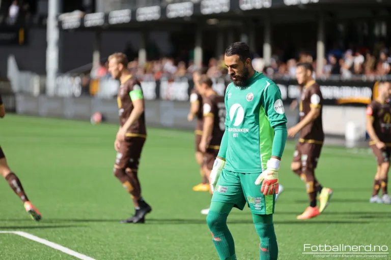Sosha Makani, tidligere Mjøndalen-keeper, deler sin kjærlighet til klubben og supporterne i et åpent brev.