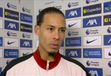 Virgil van Dijk tar bladet fra munnen Virgil van Dijk forsvarer Darwin Núñez før toppoppgjøret mot Manchester City.